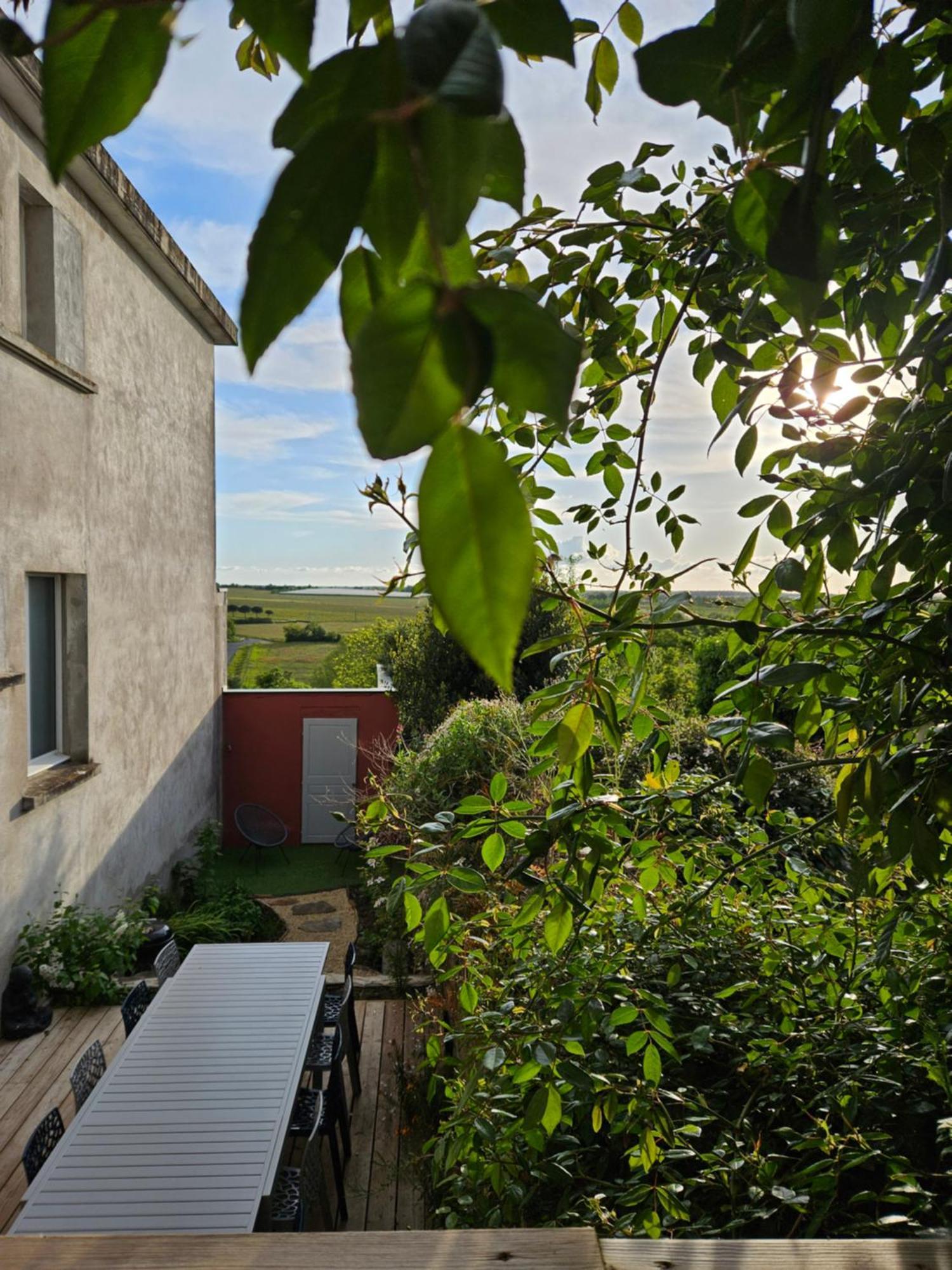 Confidences Escale A Brissac Bed & Breakfast ภายนอก รูปภาพ